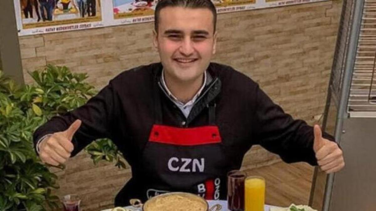 CZN Burak hastaneden paylaştı! Hayranlarını endişelendirdi...