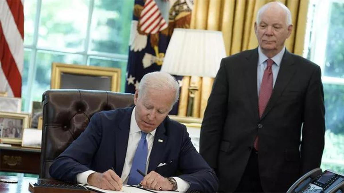ABD Başkanı Biden'dan Ukrayna'ya dev destek! İmzayı attı
