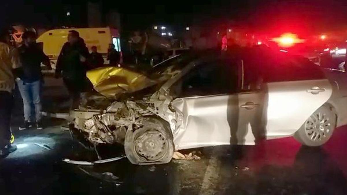 Hakkari'de trafik kazası: Biri polis 2 kişi hayatını kaybetti