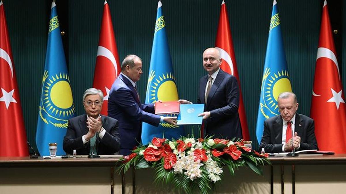 Bakan Karaismailoğlu: Kazakistan ile transit geçiş belgesi kotası 7,5 kat artacak