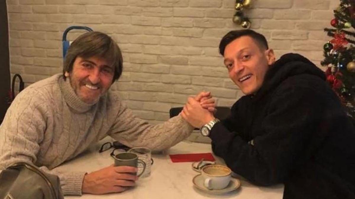 Rıdvan Dilmen'le Mesut Özil arasında Bebek'te sürpriz buluşma!