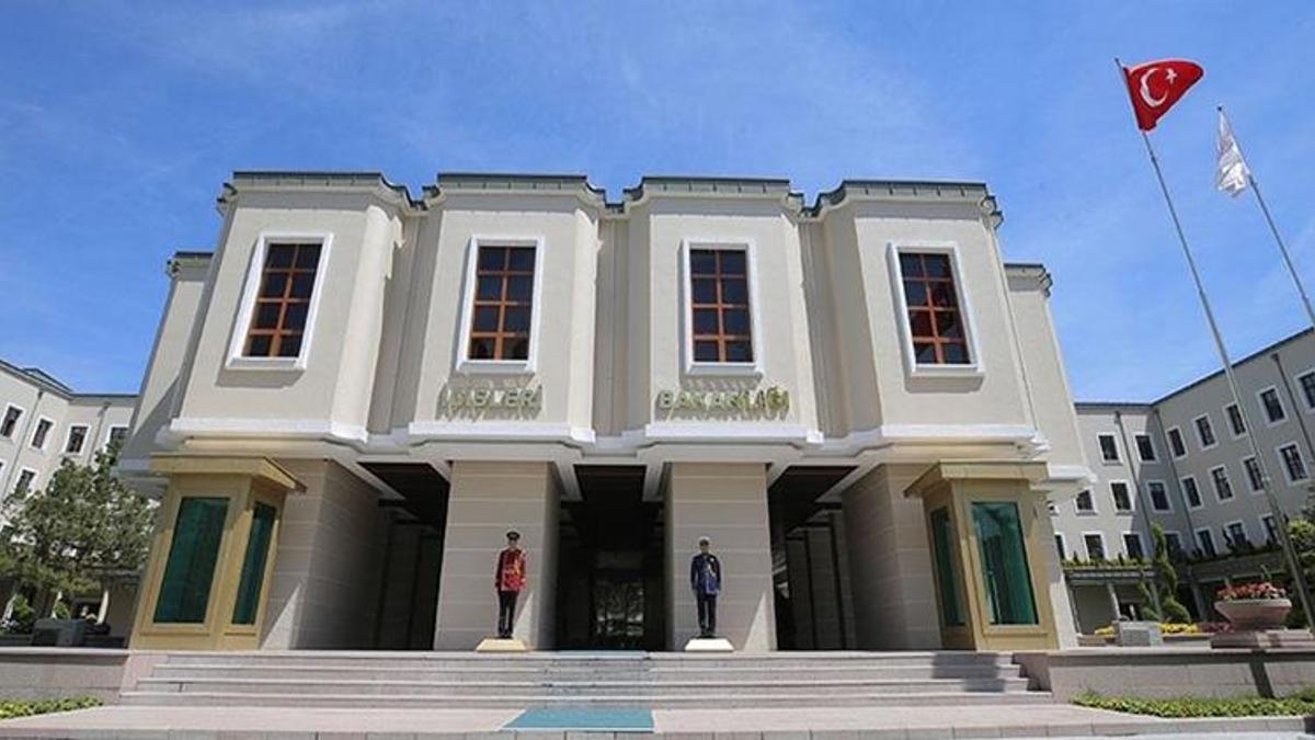 Şırnak'ta toprağa gömülü C4 ve TNT patlayıcılar bulundu! İçişleri Bakanlığı'ndan açıklama