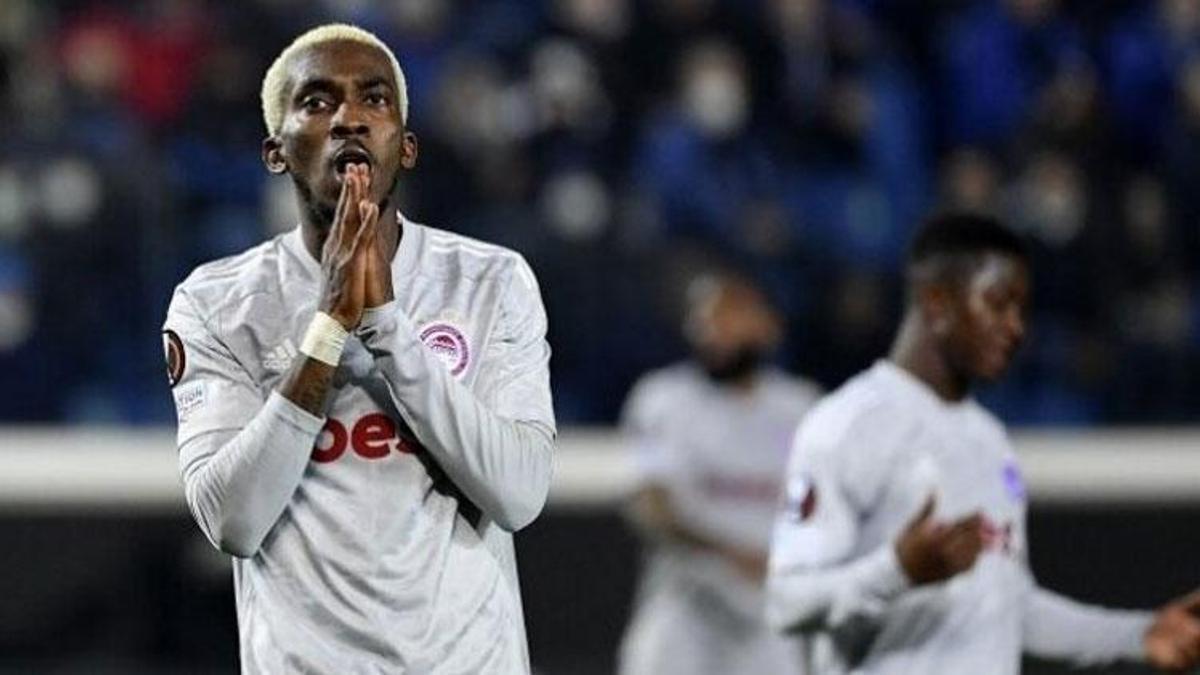 Türkiye'den ayrıldı bir daha belini doğrultamadı! Onyekuru Süper Lig'e geri dönüyor
