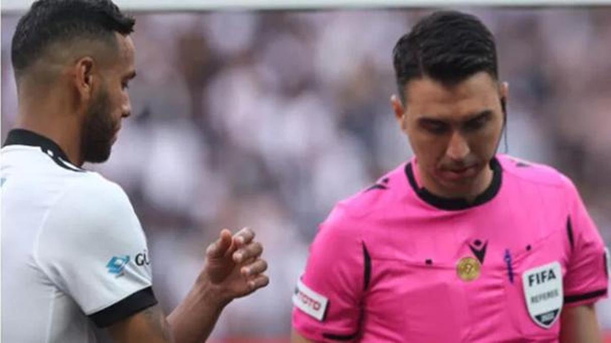 Beşiktaş - Fenerbahçe derbisinin hakemi Arda Kardeşler, PFDK'ya sevk edildi