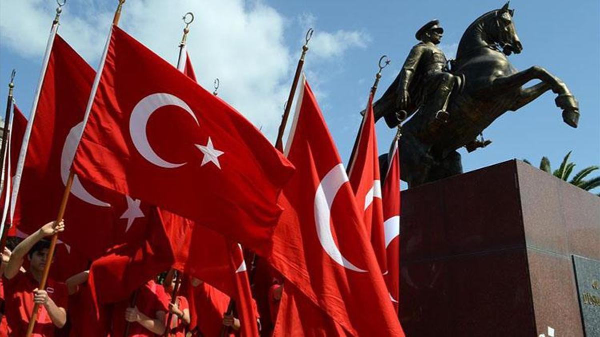 19 Mayıs tatil mi? 18 Mayıs yarım gün tatil mi? 19 Mayıs’ta okullar tatil mi? 19 Mayıs’ta mesai var mı?