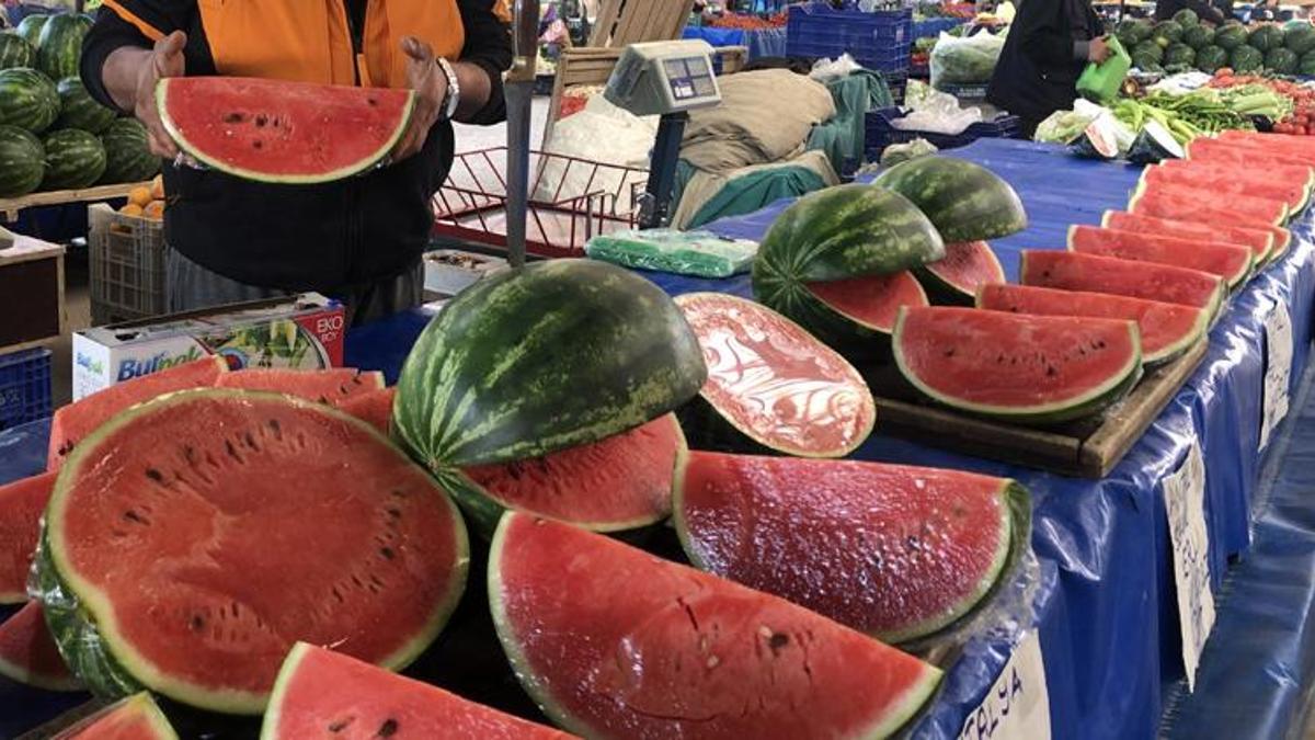 Karpuz pazar tezgâhlarında yerini almaya başladı! Kilosu...
