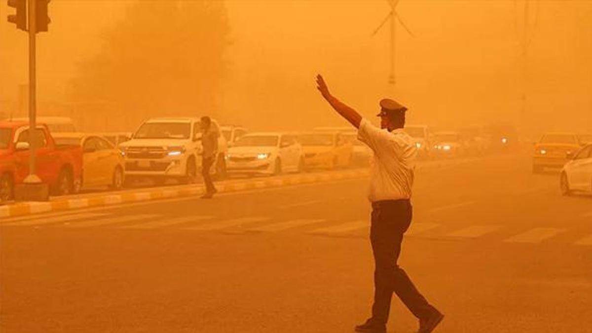 Uçuşlar durduruldu! O ülkede binlerce kişi hastaneye kaldırıldı