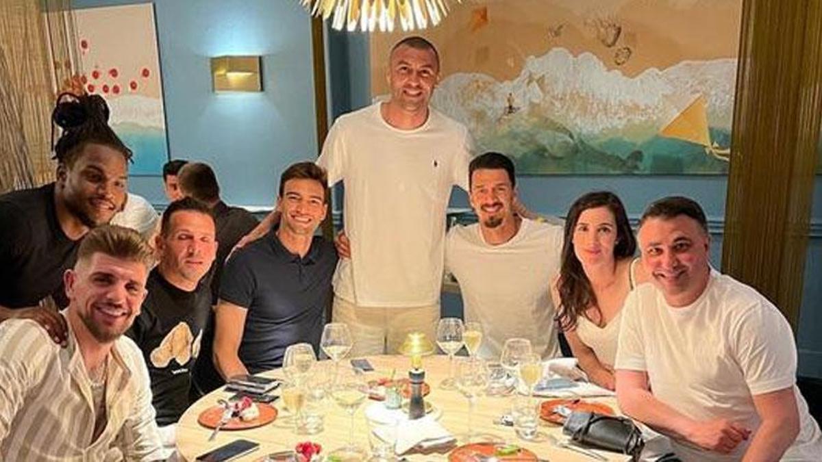 Burak Yılmaz veda yemeği düzenledi gözler transfere çevrildi