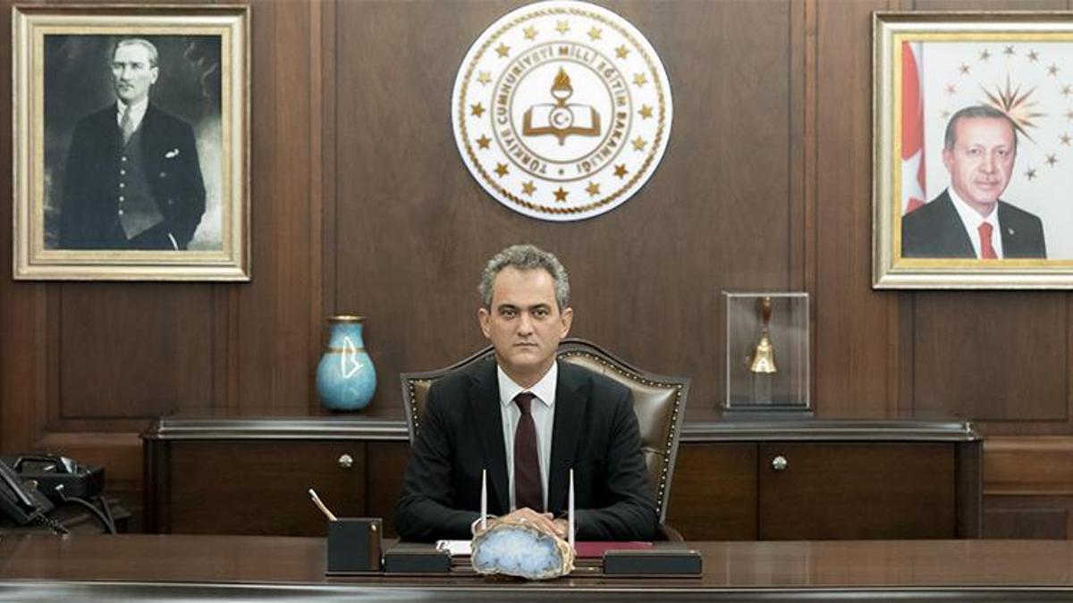 Bakan Özer'den 19 Mayıs Atatürk'ü Anma, Gençlik ve Spor Bayramı mesajı