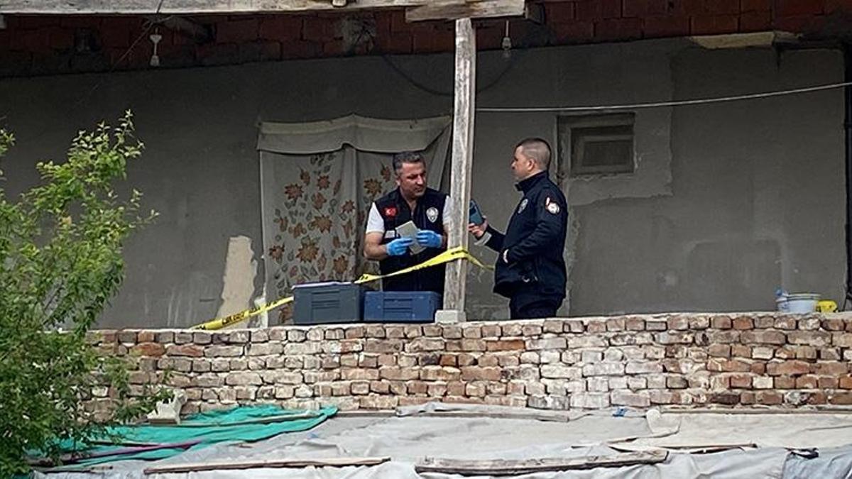 15 yaşındaki çocuk annesini öldürüp, 3 komşuyu yaraladı! Babası ile birlikte yakalandı