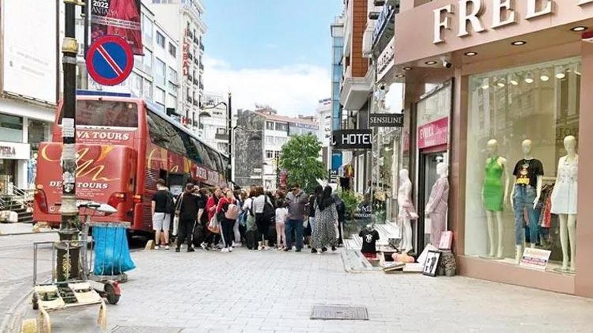 Ukraynalı turistler İstanbul'a akın etti! Geri döndüler