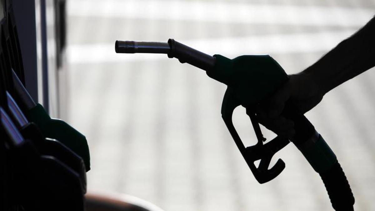 Akaryakıt fiyatlarıyla ilgili son dakika! Cumartesi itibarıyla geçerli olacak! Benzin, motorin...