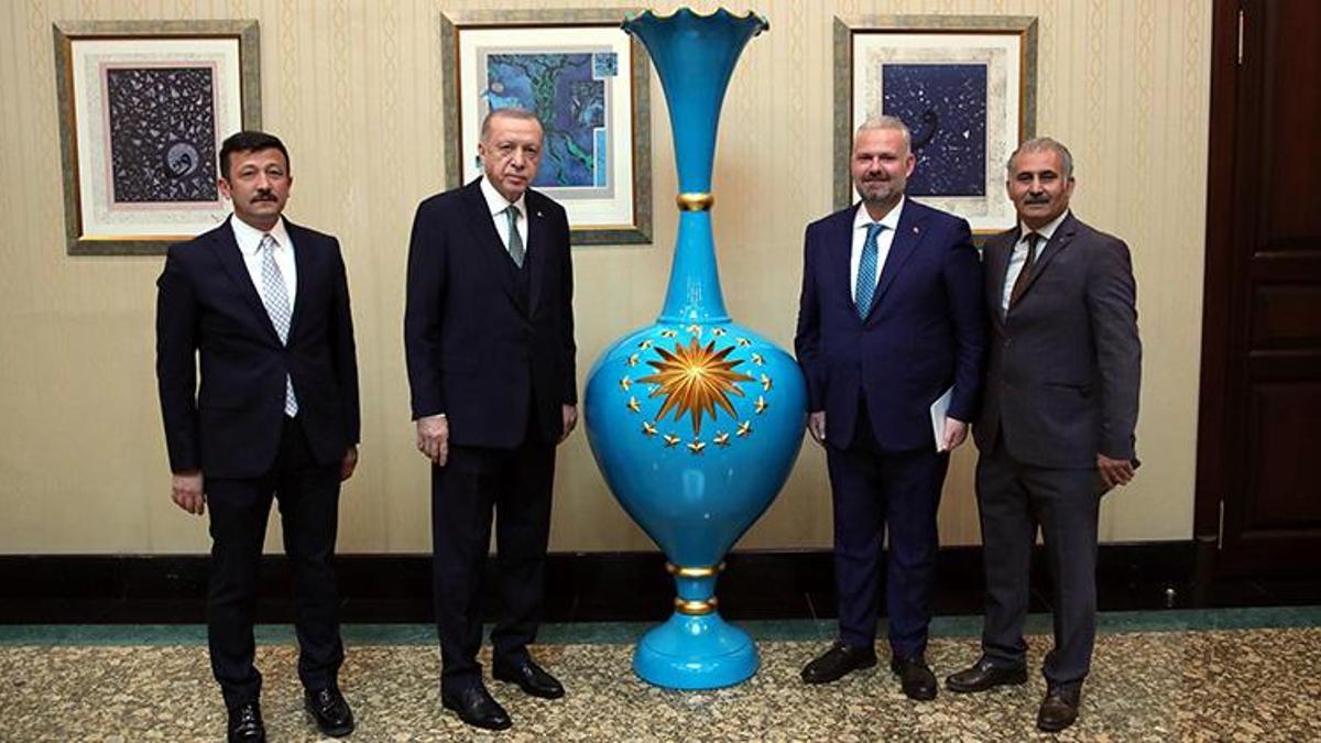 Çömlek sanatçısından Cumhurbaşkanı Erdoğan'a hediye: 'Vazoya ve ustalığa hayran kaldım'