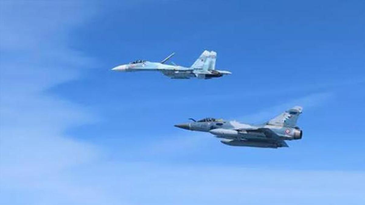 Fransız jetleriyle Rus savaş uçakları böyle karşı karşıya geldi