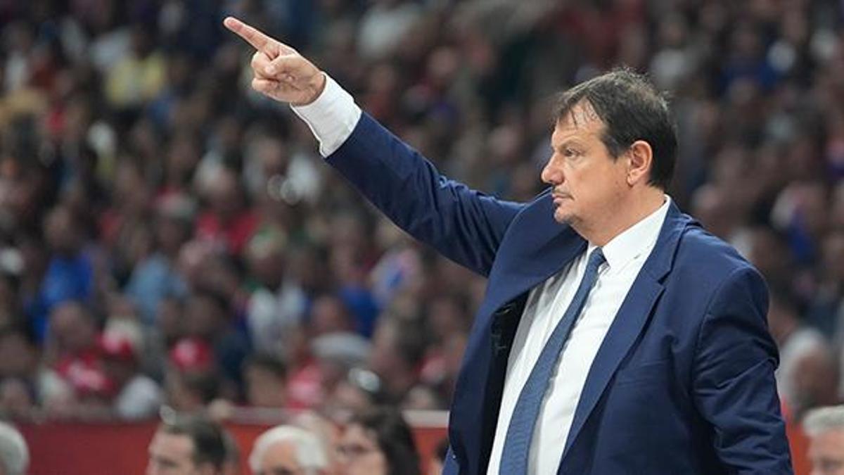 Avrupa şampiyonu Anadolu Efes'in başantrenörü Ergin Ataman'dan maç sonunda tarihi konuşma