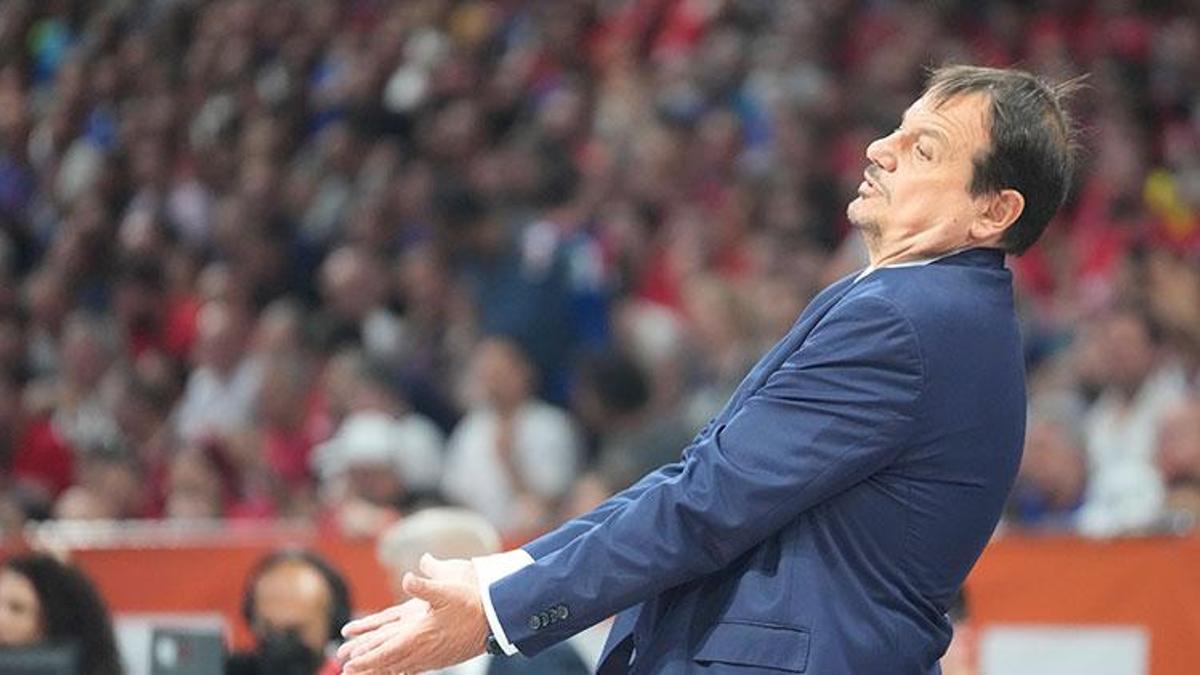 Ergin Ataman'ın '3' hareketinin nedeni belli oldu! 'Taraftarlara gösterdim çünkü...'