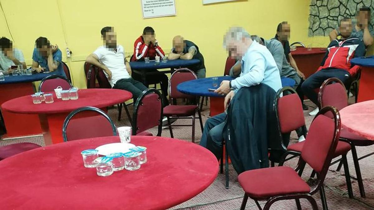 İzmir'de kumar baskını; 104 kişiye 189 bin TL ceza