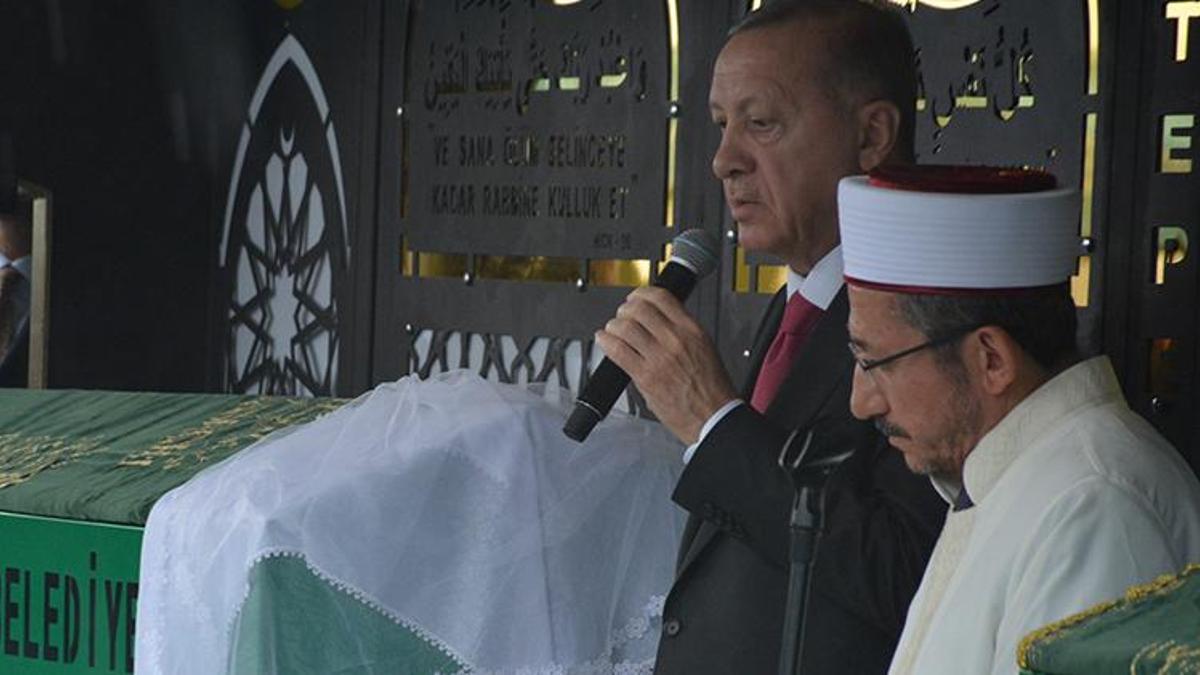 Cumhurbaşkanı Erdoğan, otobüs kazasında ölen gencin cenazesine katıldı
