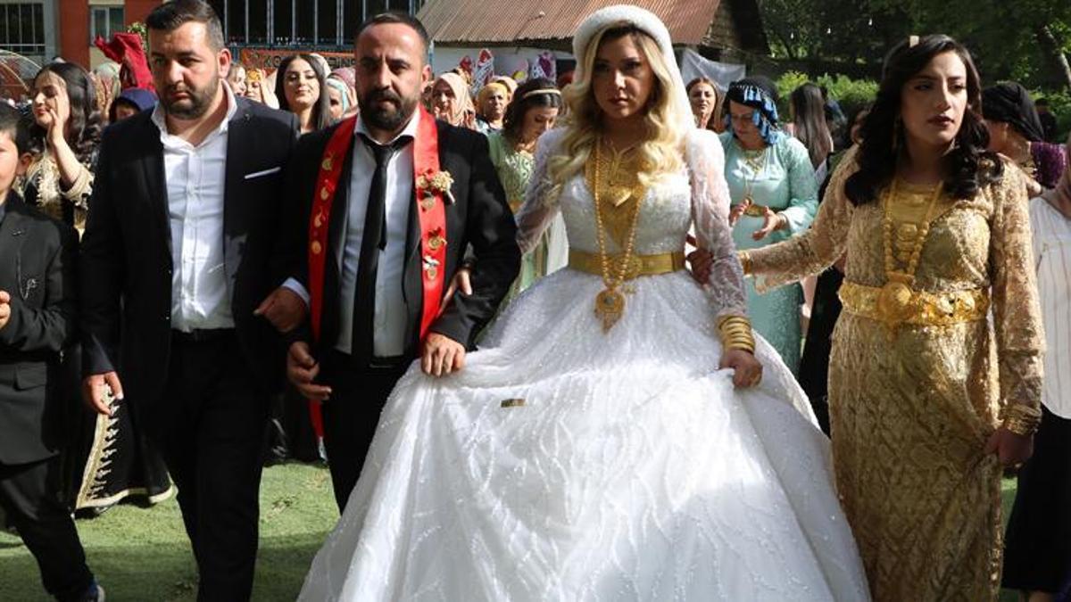 Öğretmene 2.5 kilo altın takıldı! Yurt dışından gelen bile var...