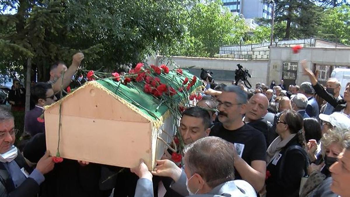 Kılıçdaroğlu, gazeteci Ali Ekber Ertürk'ün cenazesine katıldı