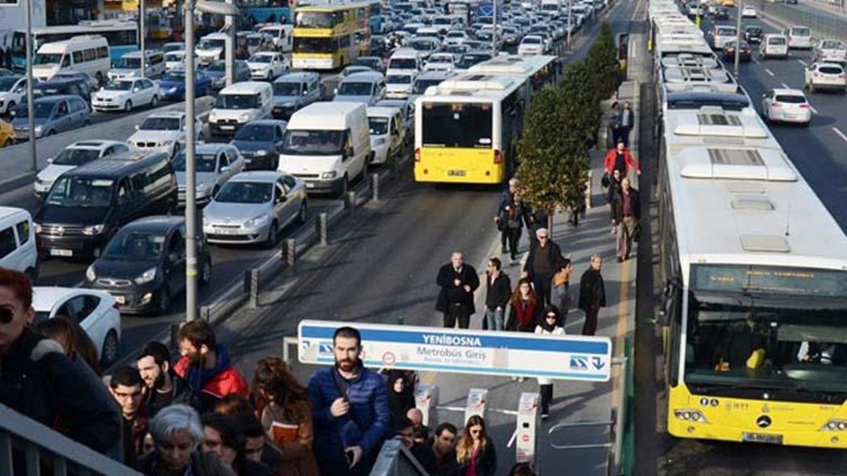 Gözler vaka sayılarında! Toplu taşımada maske zorunluluğu kalktı mı? Maske yasağı hastanede ve toplu taşımada devam ediyor mu, tamamen kalktı mı?