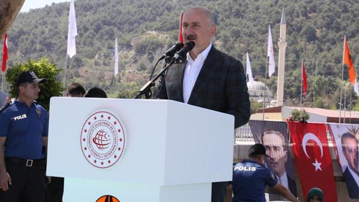 Bakan Karaismailoğlu: Türksat 6A'yı uzaya göndermek için yoğun çaba içindeyiz