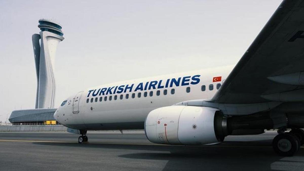 Pilot kokpitte duman ikazı alınca hemen geri döndü!