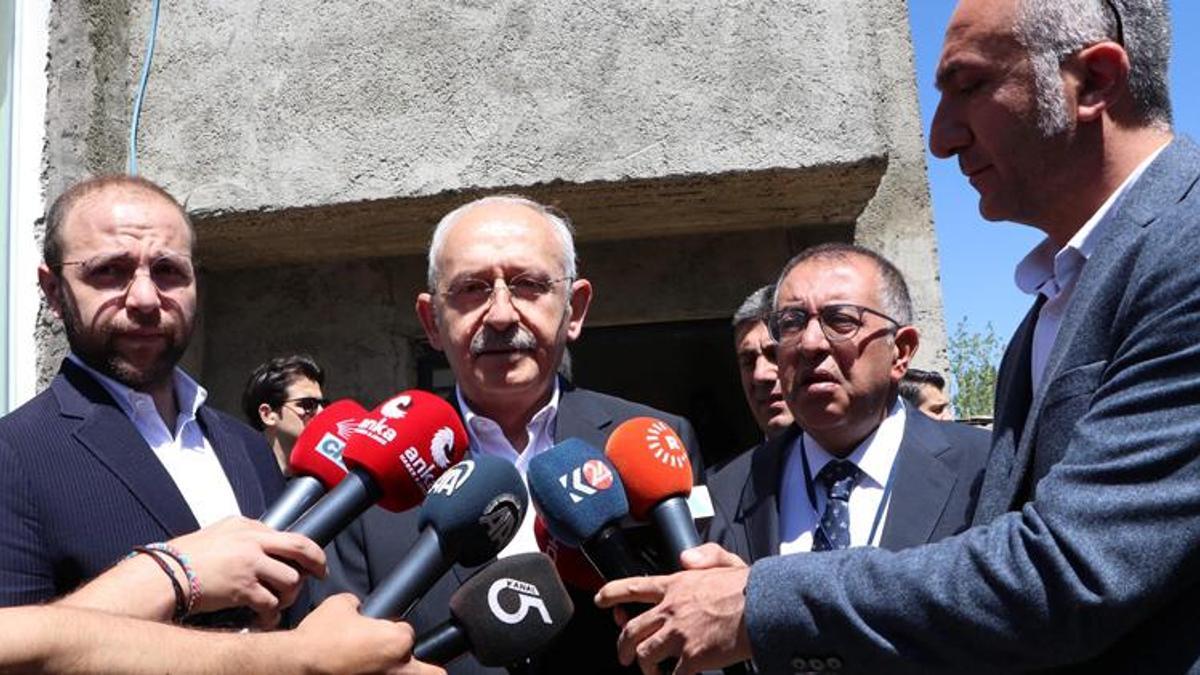 Kılıçdaroğlu, evlerinin elektriği kesik olan aileyi ziyaret etti