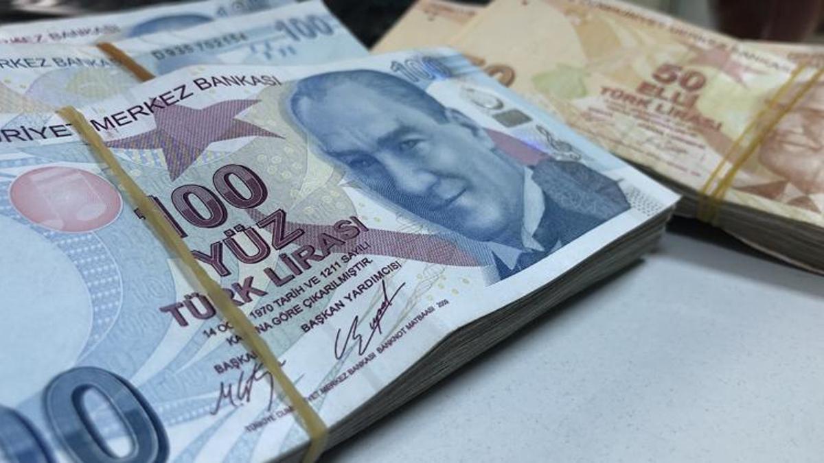 Emekli aylığı 1234 lira artacak, maaşları 100 lira azalacak...