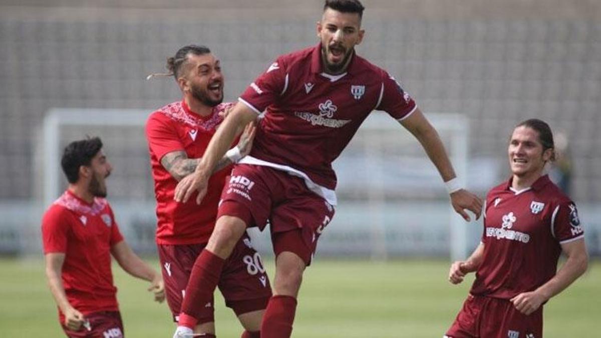 Bandırmaspor Eyüpspor'a 3 attı final için rakibini beklemeye başladı