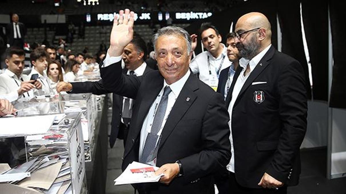 Beşiktaş'ta Ahmet Nur Çebi yeniden başkan seçildi