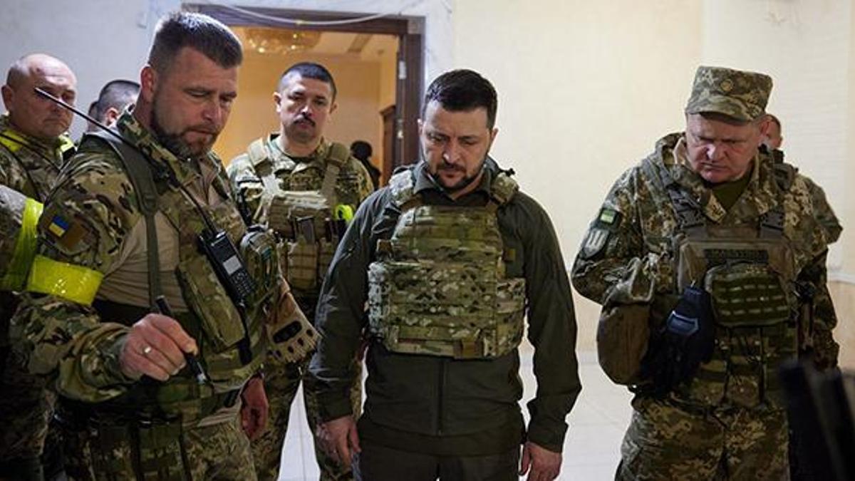 Zelenski aylar sonra ilk kez Kiev dışına çıktı! Flaş hamle: Başkanı kovdum