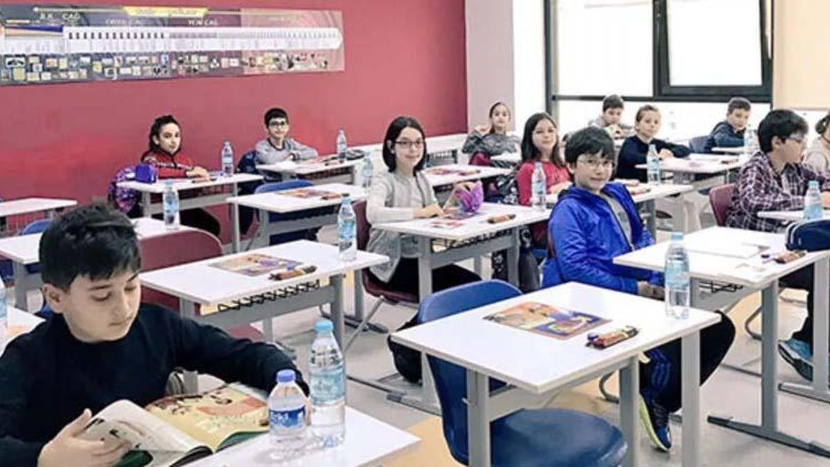 Ortaokulda kalma var mı? 5. 6.7. ve 8. sınıfta (Ortaokulda) devamsızlık kaç gün, devamsızlıktan sınıfta kalma var mı?