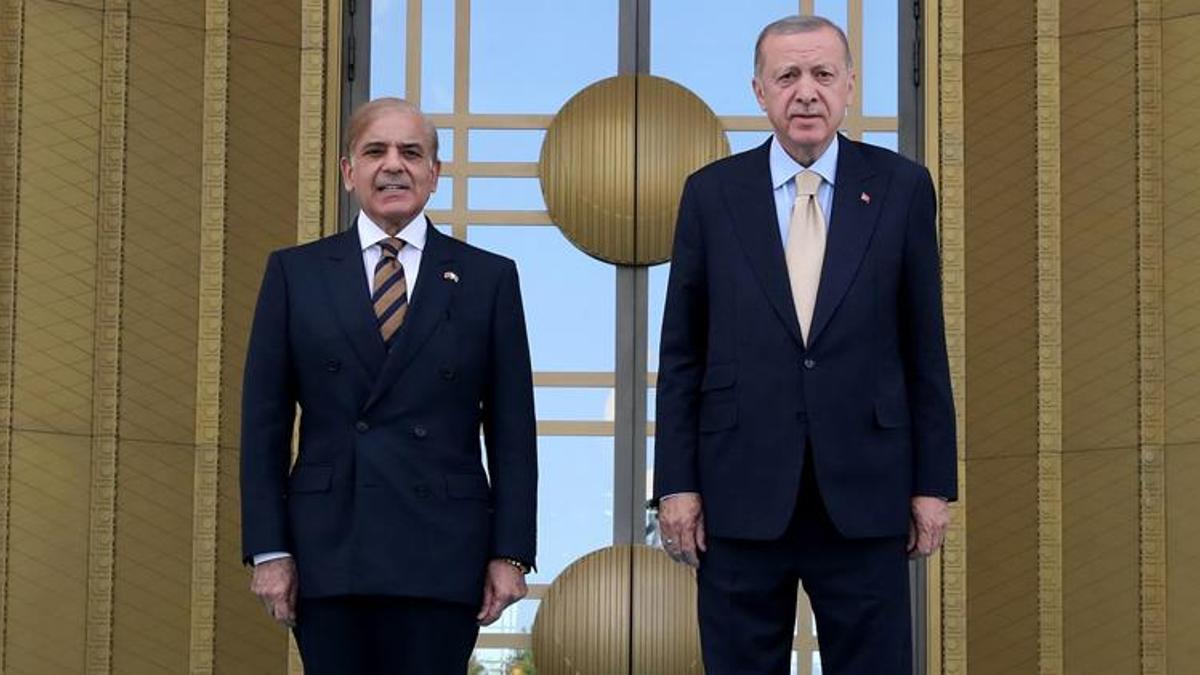 Pakistan Başbakanı Şahbaz Şerif Ankara'da!