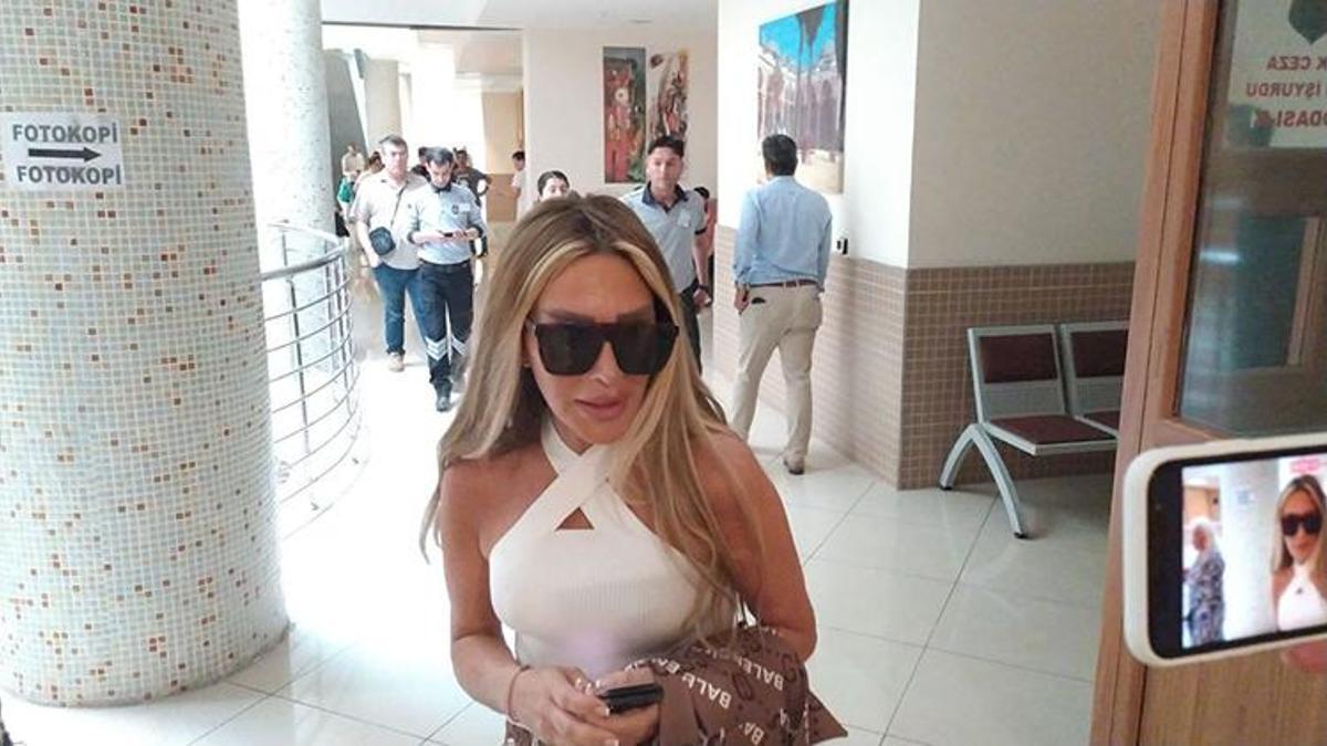 Lerzan Mutlu, Seren Serengil'e hakaret davasında hakim karşısına çıktı