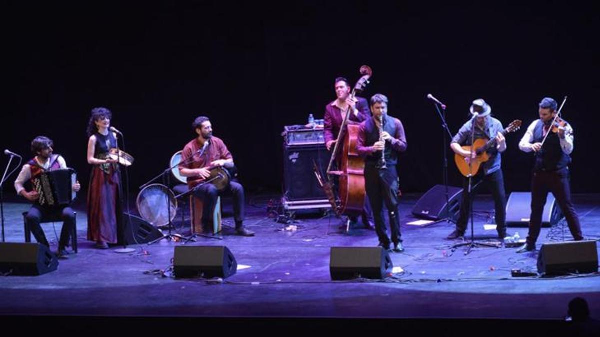 AKM’de Barcelona Gypsy Orchestra’nın konserine yoğun ilgi!