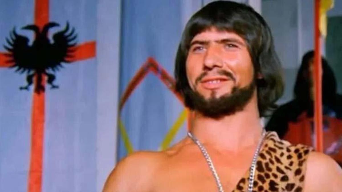 Sönmez Yıkılmaz öldü mü, neden öldü? Yeşilçam’ın Rambo’su Sönmez Yıkılmaz kimdir, kaç kaçındaydı? Hayatı ve kariyeri…
