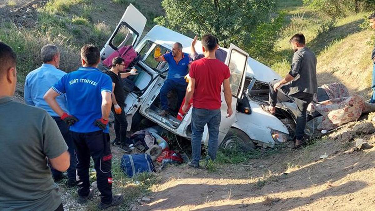 Siirt’te işçileri taşıyan minibüs uçuruma yuvarlandı: 4 ölü, 6 yaralı