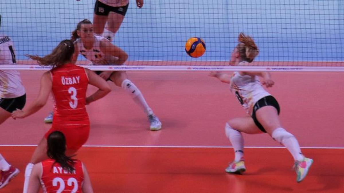 FIBV Milletler Ligi'nde Türkiye, Belçika'yı 3-1 ile geçti!