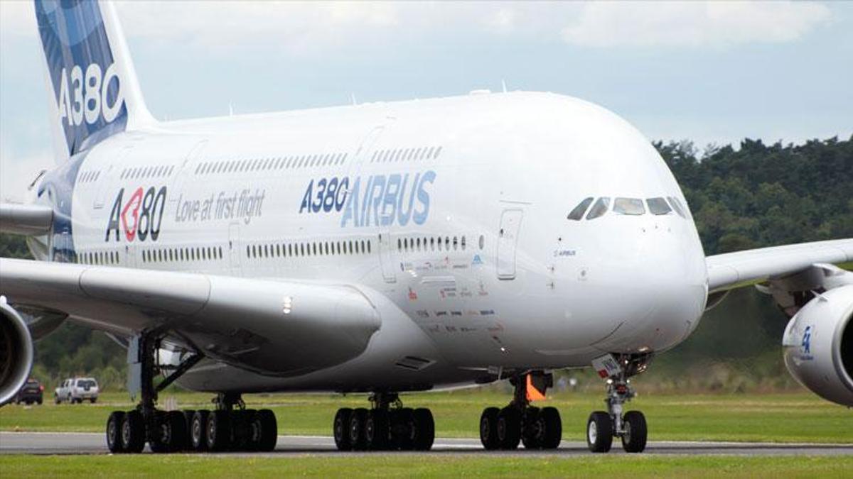 Mühendislik harikası Airbus A-380 paramparça olacak!