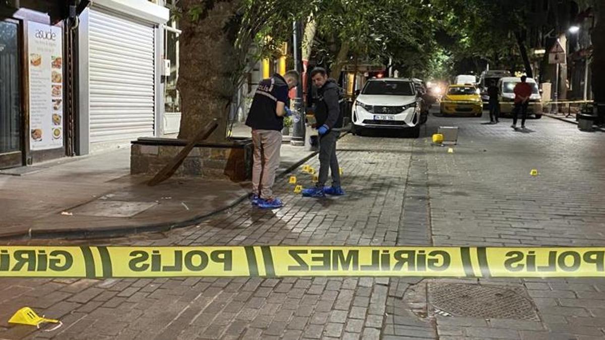 Üsküdar’da husumetli 2 grup birbirlerine kurşun yağdırdı: 2 yaralı