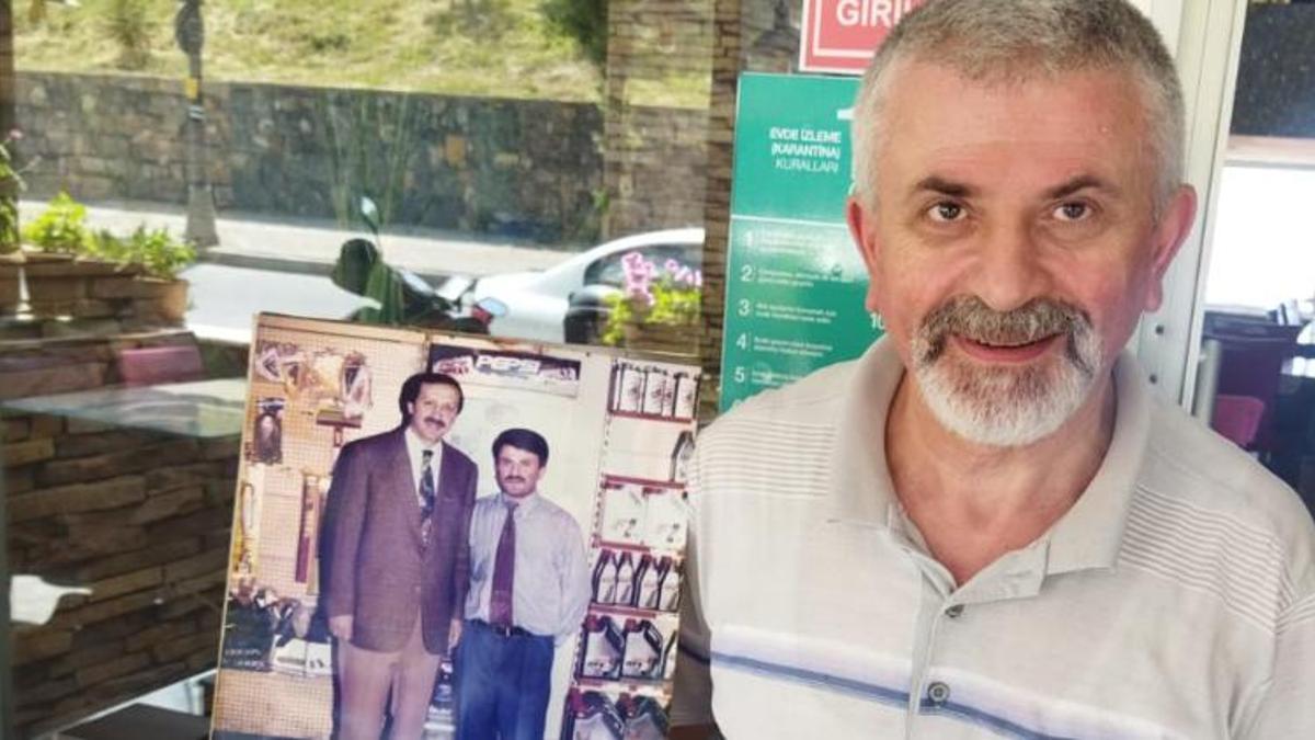 Cumhurbaşkanı Erdoğan konvoyunu durdurup düğün davetiyesi verdiler