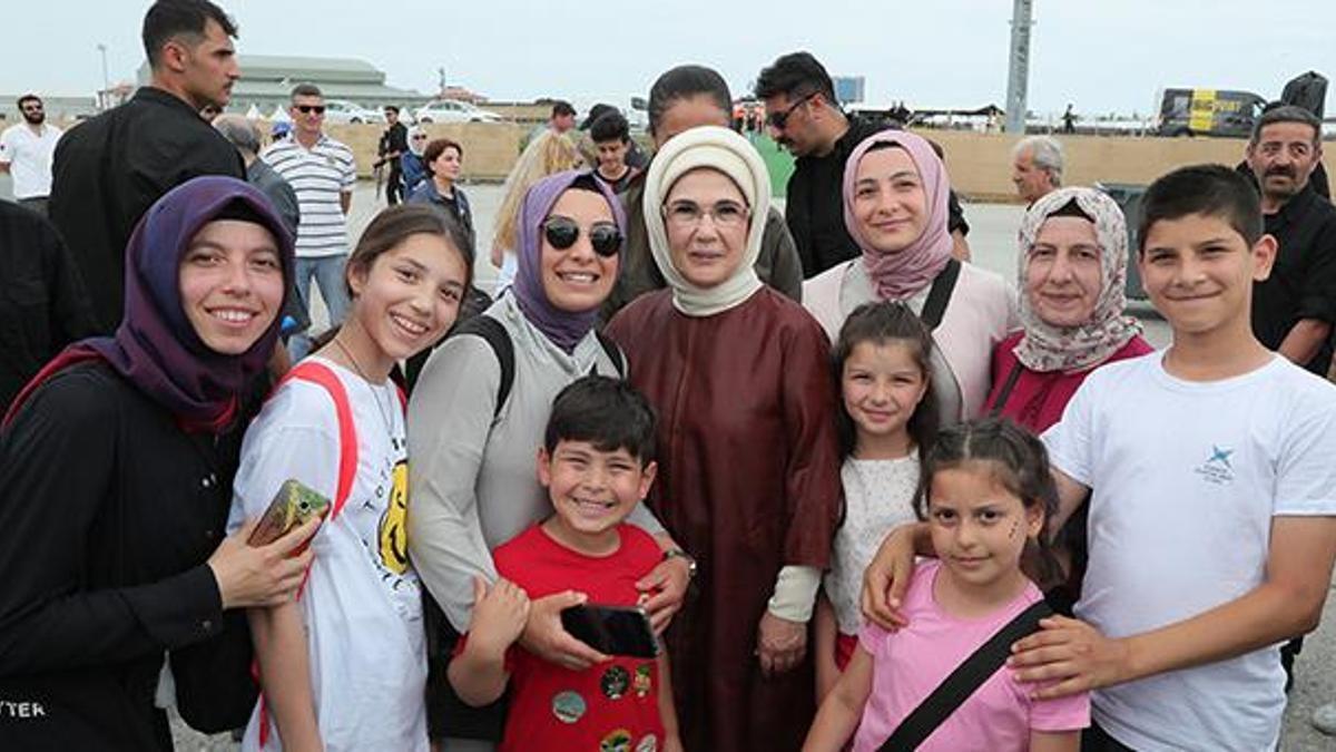 Emine Erdoğan'dan Etnospor Kültür Festivali'ne ziyaret