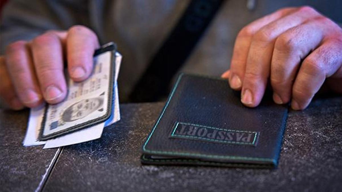 Rusya, Ukrayna'da Rus pasaportu dağıtmaya başladı