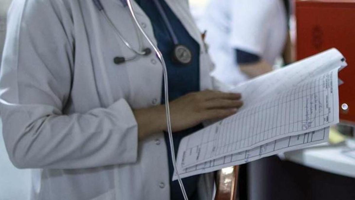 Tüm sağlık çalışanlarını yakından ilgilendiriyor! Bakan Koca duyurdu: Resmi Gazete'de yayımlandı