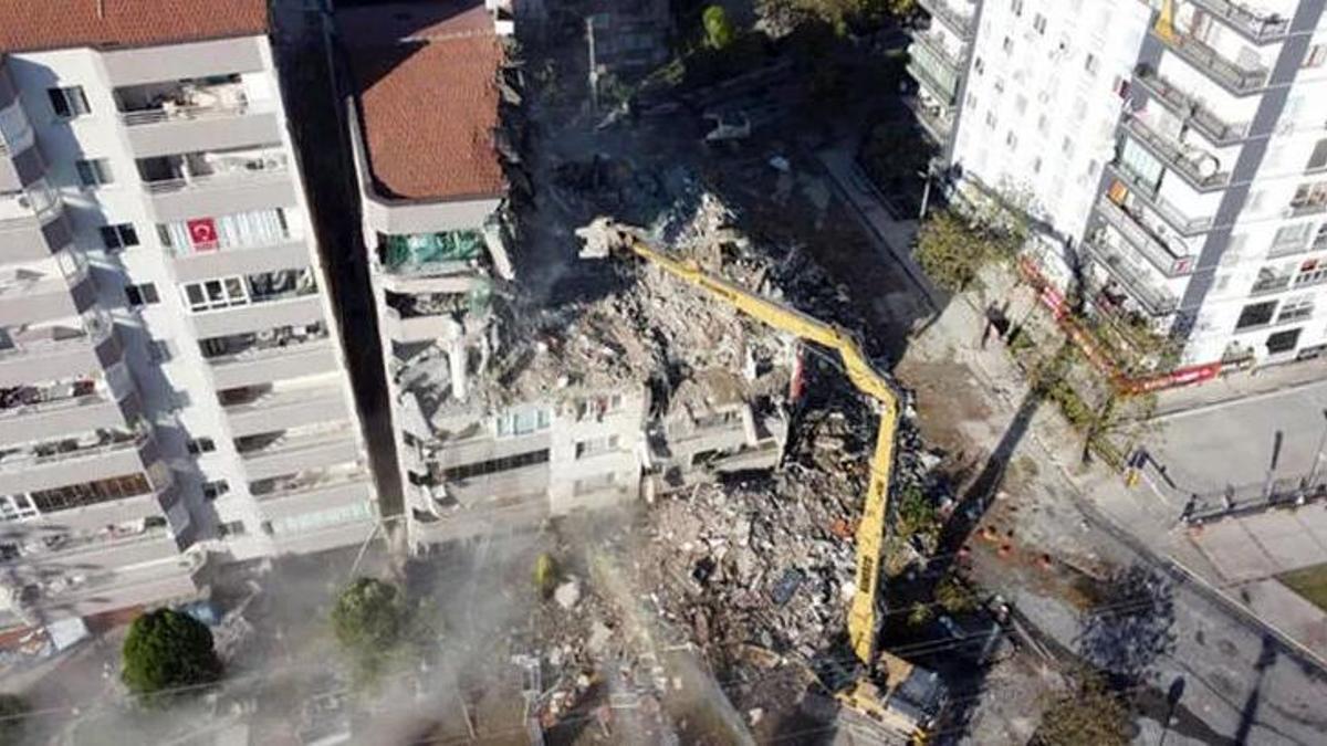 İzmir depreminde 11 kişiye mezar olmuştu! Yılmaz Erbek davasında karar açıklandı