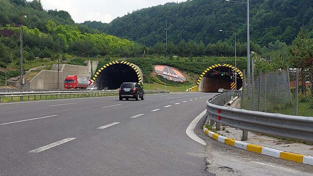 Bolu'da, TEM'in İstanbul yönü 32 gün sonra ulaşıma açıldı