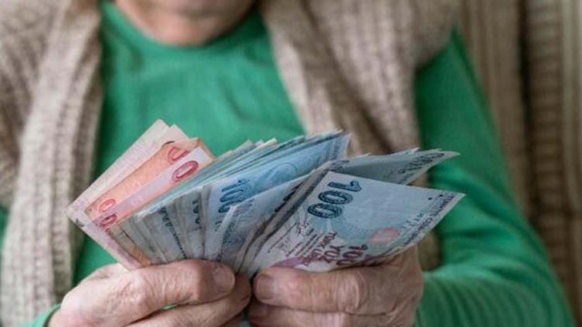 Emekli bayram ikramiyesi ne kadar, ne zaman yatacak? Emekli bayram ikramiyesi kaç lira oldu?