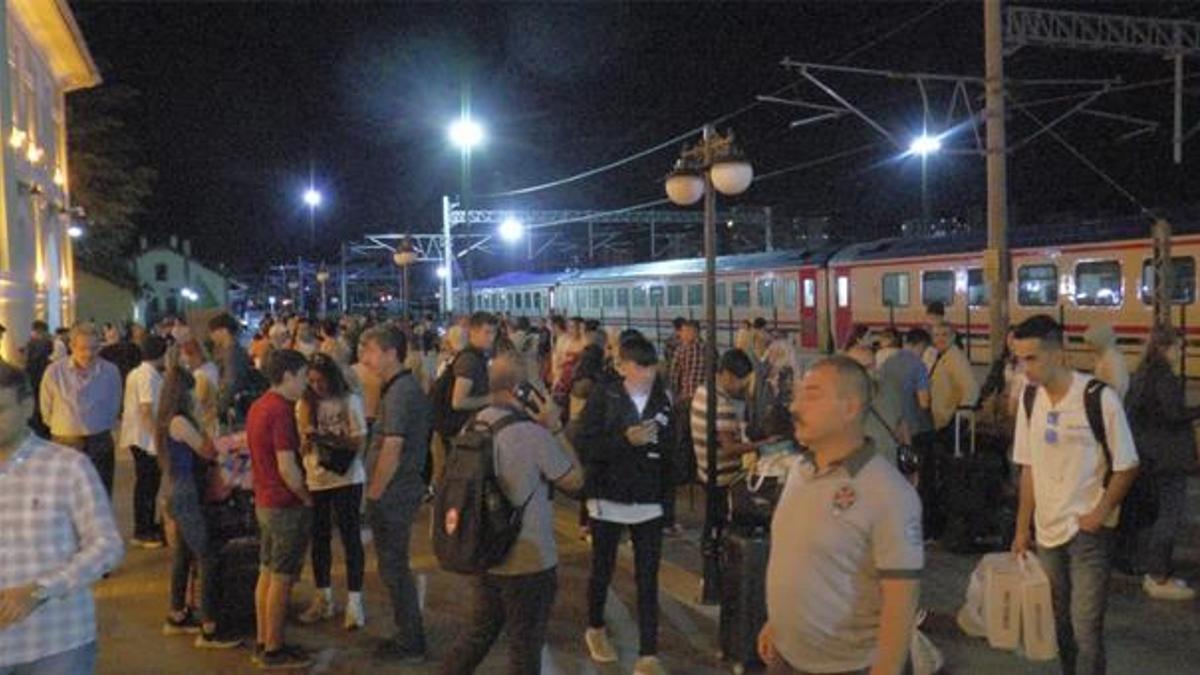 Devrilen yük treni nedeniyle mahsur kalan yolcular Kayseri’den aktarma ile gönderildi
