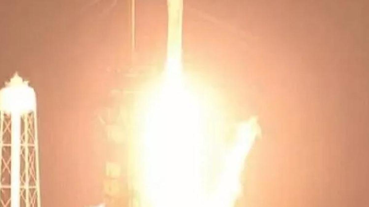 SpaceX Globalstar'ın FM15 uydusunu uzaya fırlattı